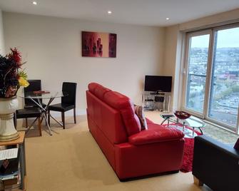 Panoramic View - Swansea - Living room