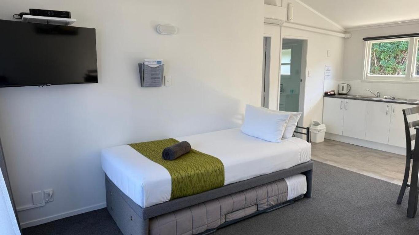 Ambassador Motor Inn