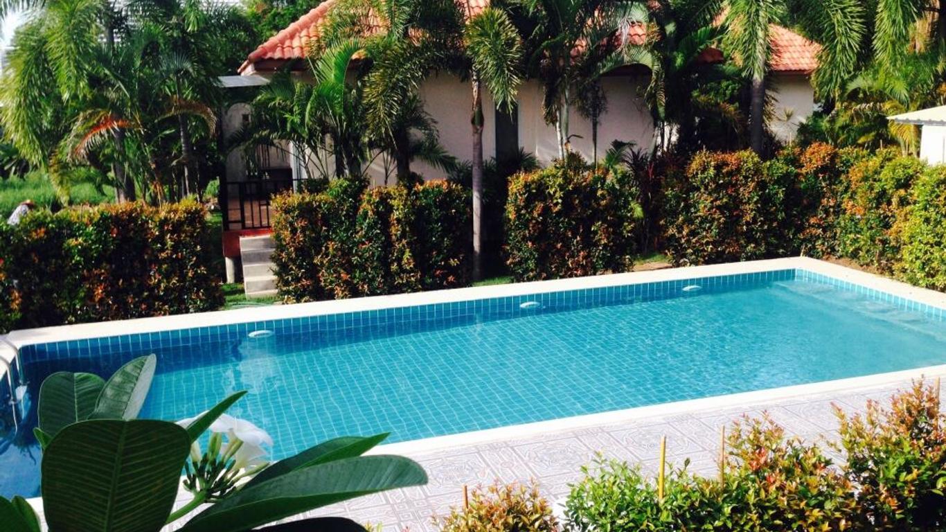 Phetnamneung Resort