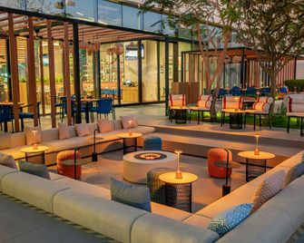 Aloft Me'aisam, Dubai - Dubai - Bar
