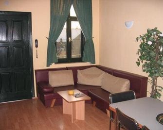 Residence Irlanda - טימיסוארה - סלון
