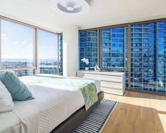 Brand New! Luxurious Sky Ala Moana 2 Bed 2 Bath - ホノルル - 寝室