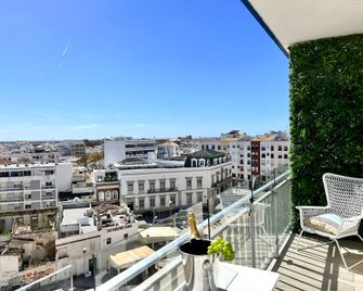 Faro Deluxe by Homing - Faro - Balcone