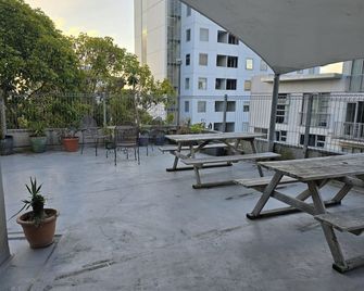 United Auckland - אוקלנד - מרפסת