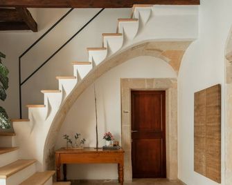 Can Joan Capo - Adults Only - Sineu - Escaleras