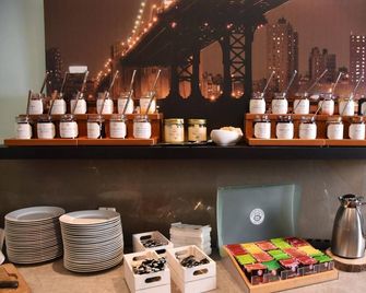 Palazzo Hotel - direkt im Zentrum - Mönchengladbach - Buffet