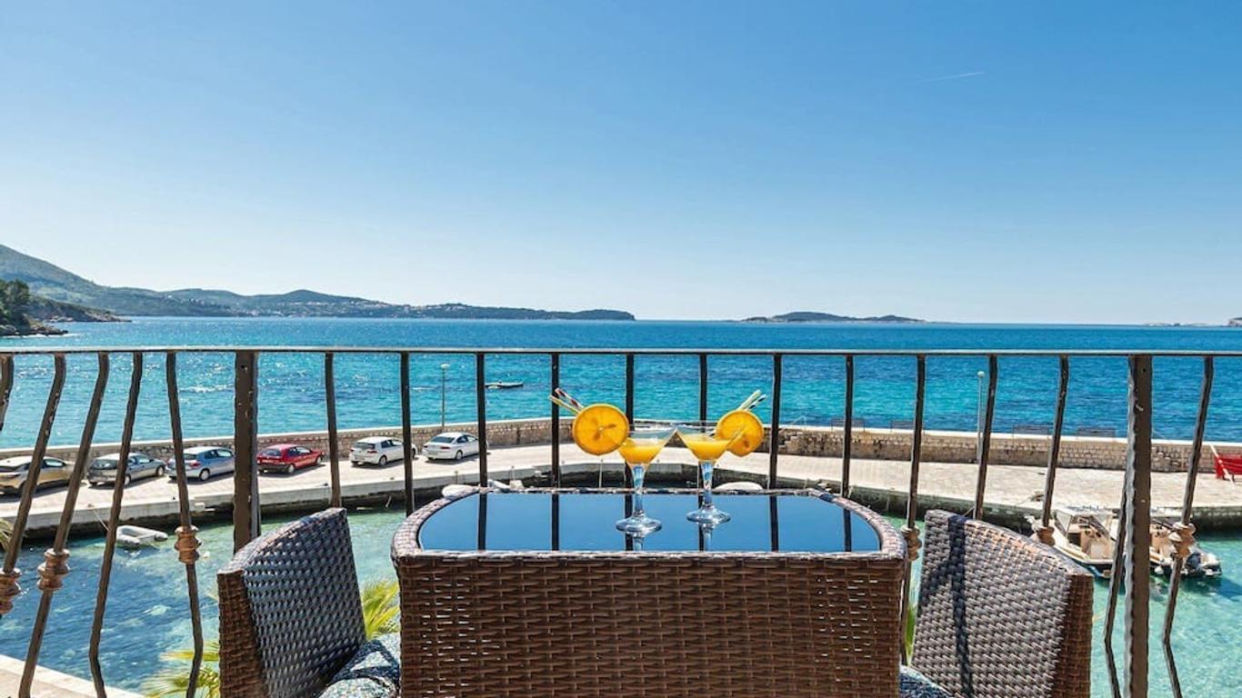 Villa Ana Apartments