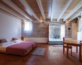 Authentic Holiday House - Vis - Schlafzimmer