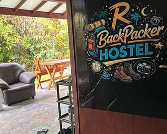 R Backpacker Hostel - Ahangama - Lobby