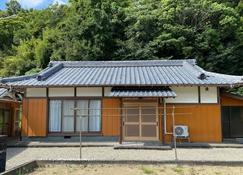 A house for rent in a quiet private house - 串本町 - 建築