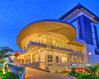 Antero Hotel Jababeka Cikarang - Cikarang - Budova