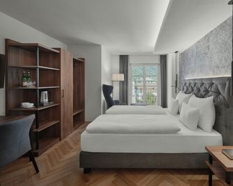 Hotel Schwarzer Adler - Innsbruck - Sovrum