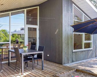 6 person holiday home in Løgstør-By Traum - Løgstør - Patio