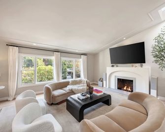 Villa Avra by Stay Awhile Villas - Beverly Hills - Living room