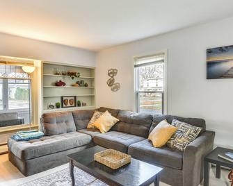 Walk to Downtown - Home with Porch in Clayton! - Clayton - Living room