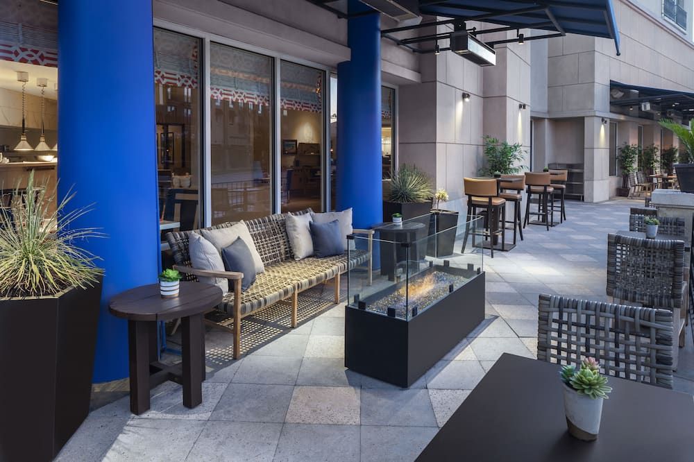 حياة ريجنسي فالنسيا