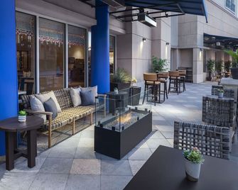 Hyatt Regency Valencia - Santa Clarita - Patio