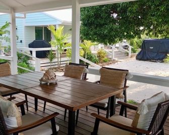Fish Cottage - Quiet Comfort, Perfectly Placed - Hope Town - Patio