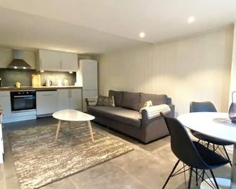 Apartment with access to pool and sauna - Porsgrunn - Stue