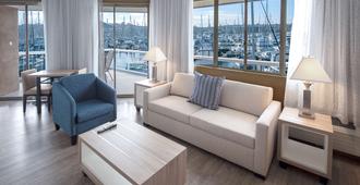 Bay Club Hotel & Marina - San Diego - Living room