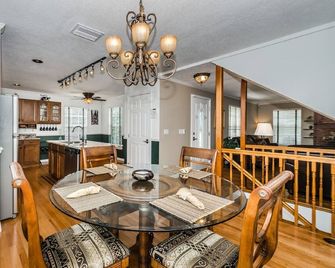 Luxury Vacation Home In Palm Harbor - Palm Harbor - Essbereich