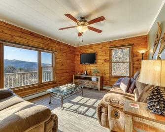 Clean Secluded Cabin w/ Incredible Mountain Views! - Mexico - 客廳