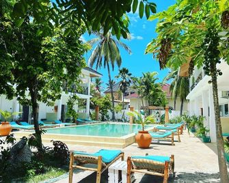 Frangi'pwani - Paje - Pool