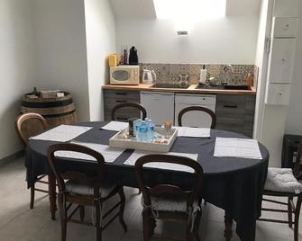 Iris - Bed and Breakfast - Chauny - Comedor