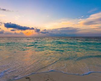 Sabba Summer Suite Maldives - Foddhoo - Strand