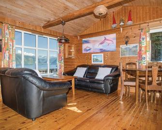 2 bedroom lovely home in Balestrand - Balestrand - Living room