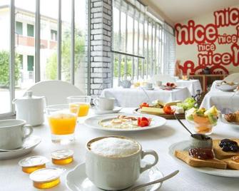 Nice Hotel Bibione - Bibione - Restaurante
