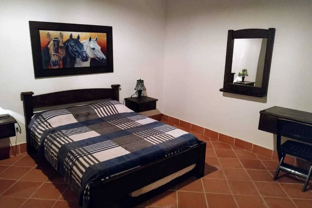 Room Ezequiel - Guarne - חדר שינה