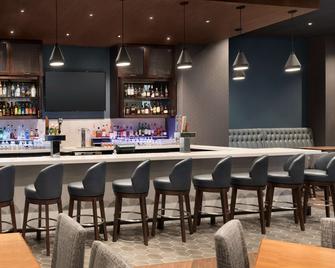 Embassy Suites by Hilton Chicago Lombard Oak Brook - Lombard - Bar
