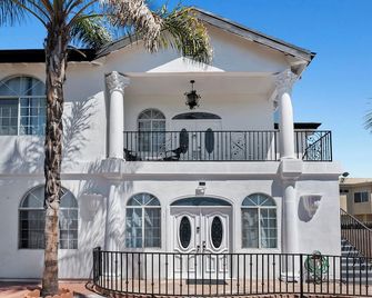 Lovely gated 3bedroom & 2 bath unit near Universal studio and Hollywood - Los Angeles - Toà nhà