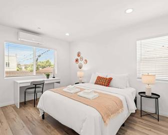Modern Home near Pasadena Garage & Full Kitchen - Alhambra - Bedroom