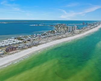 Boardwalk Unit A4 - Pensacola Beach - Beach