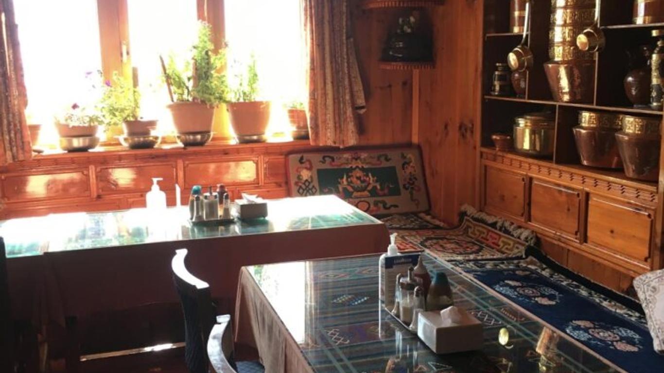 Hotel Khangri