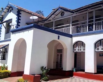 Ywca Wyoming Guesthouse - Coonoor - Edificio