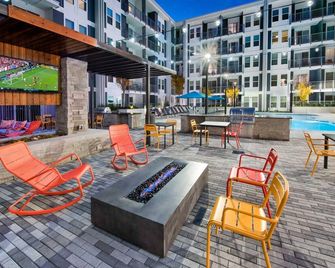 S1bf Rare Find - Bright and Modern 1-br w Free Parking - Atlanta - Patio
