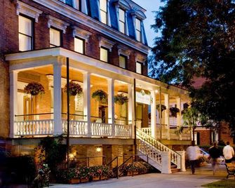 Saratoga Arms - Saratoga Springs - Toà nhà