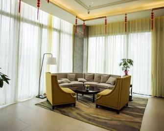 Jinjiang Inn Select Fuding Train Station - Ningde - Living room