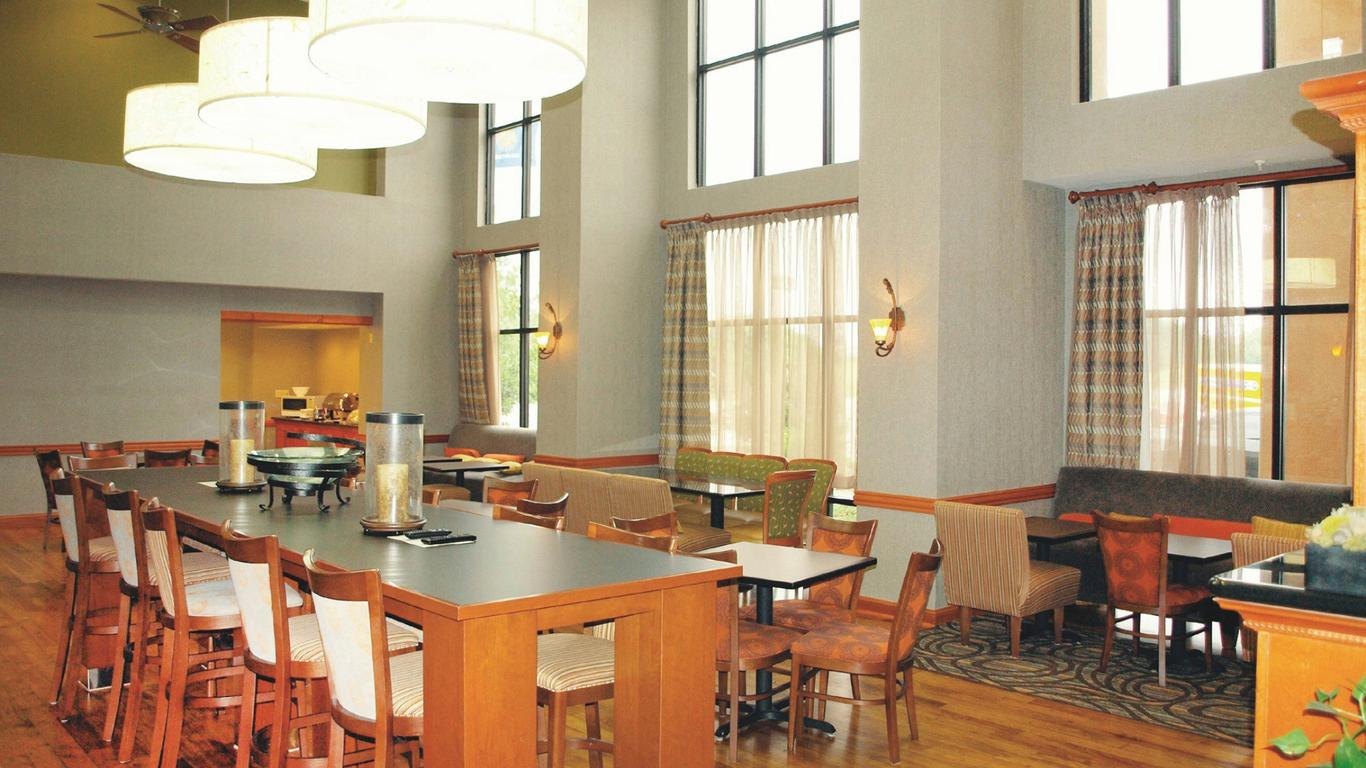 Hampton Inn Clinton