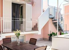 Gioia 13 Apartments - Procida - Patio