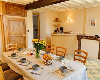 La Ferme Aux Charmes - Sars-Poteries - Salle à manger