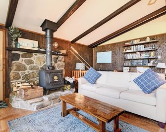 Best of Both Lakes Wally/Wle-3 Bed/2 Bath, Kayaks Included. - Lake Ariel - Living room