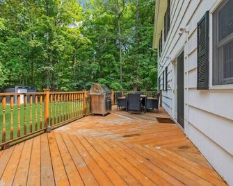 Group Spring Retreat | Fun Games & Gourmet Kitchen - Airmont - Balcony