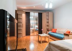 Na Novomostovoy 8 Apartments - Ufa - Living room