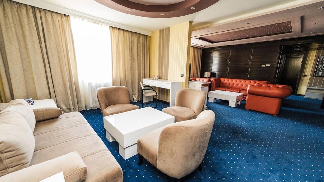 Hotel Holiday