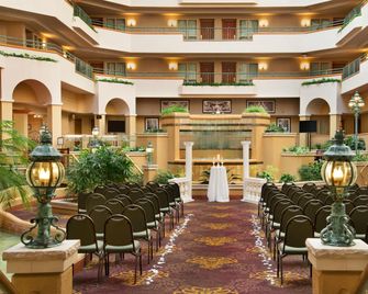 Embassy Suites by Hilton Greensboro Airport - Greensboro - Lobby