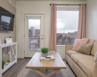 Private Retreat in Downtown with Hot Tub - Salt Lake City - Huiskamer